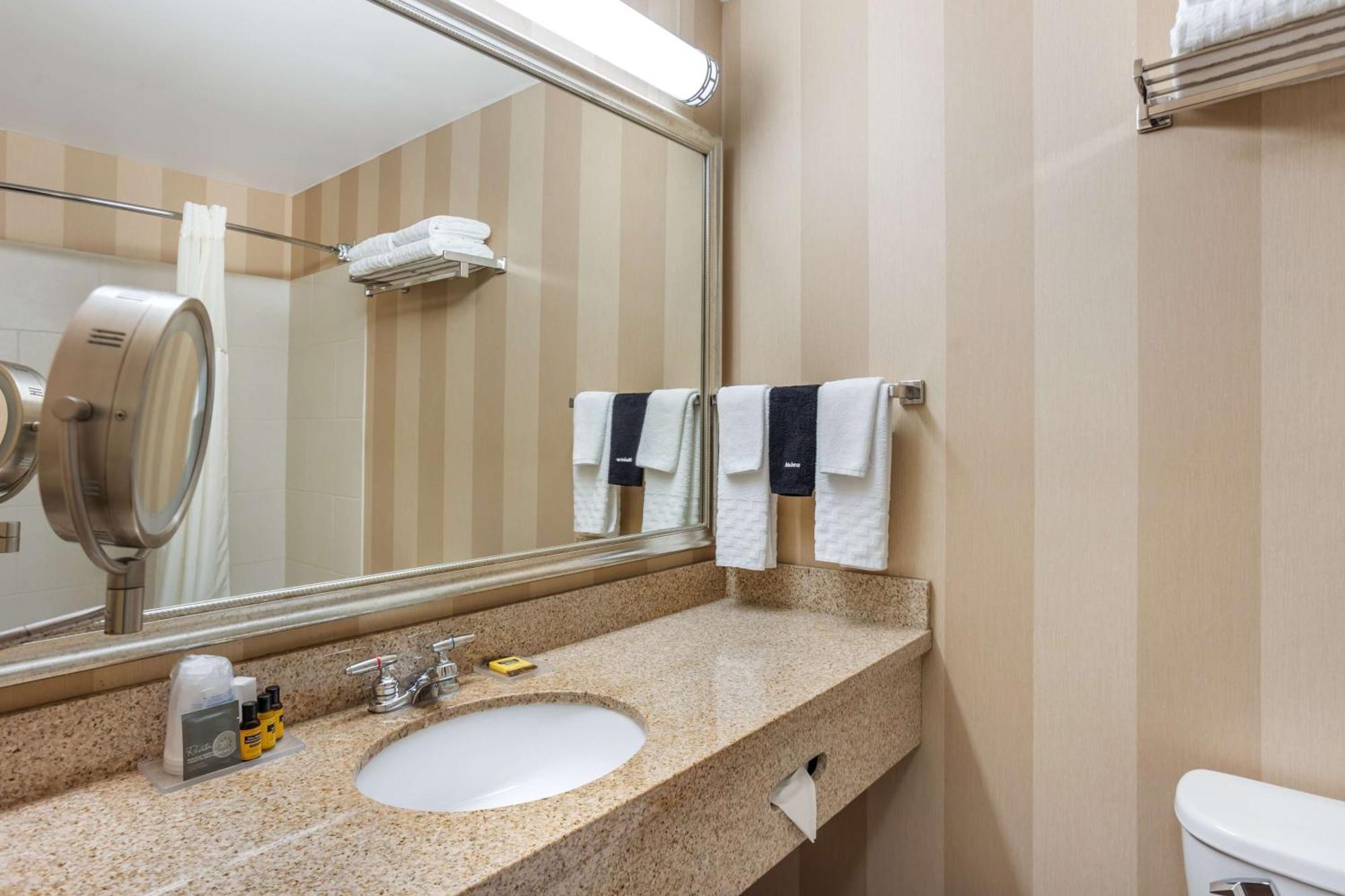 Best Western Plus University Park Inn & Suites State College Eksteriør billede
